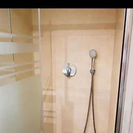 Modern 2 Bedroom In Costa Apartment