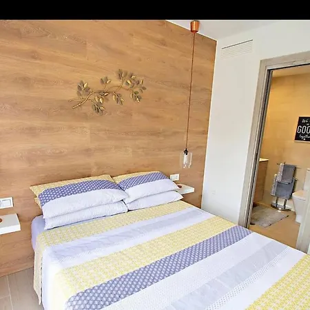 Modern 2 Bedroom In Costa Apartment *