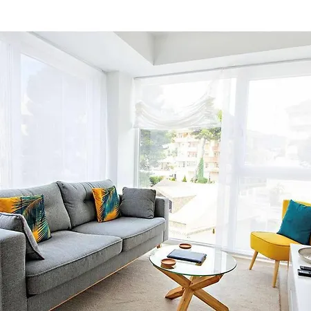 Apartment Modern 2 Bedroom In Costa *